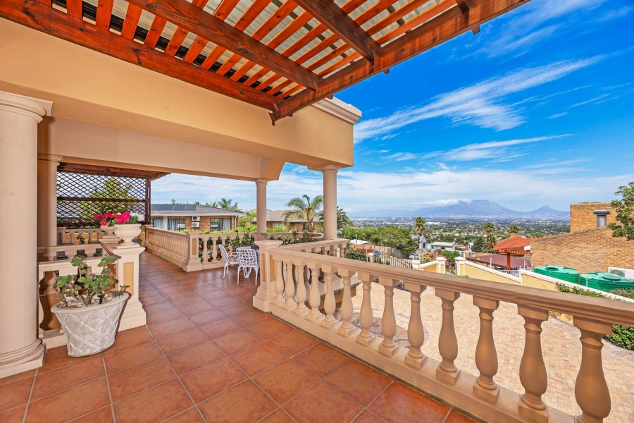 4 Bedroom Property for Sale in Plattekloof Western Cape